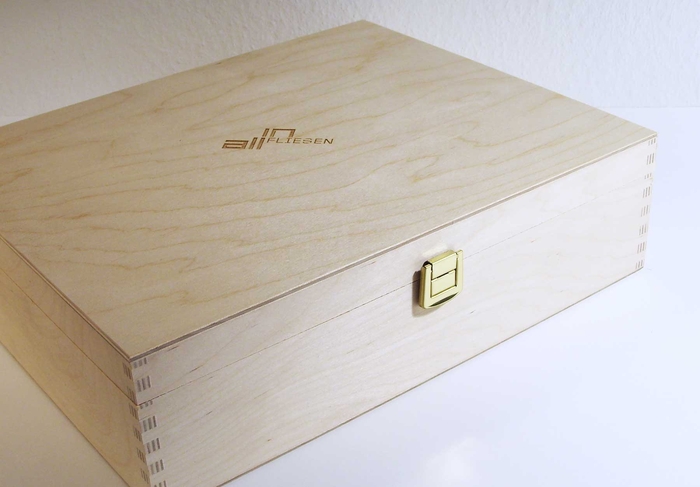 All In Fliesen Geschenkbox Holzkiste mit Lasergravur