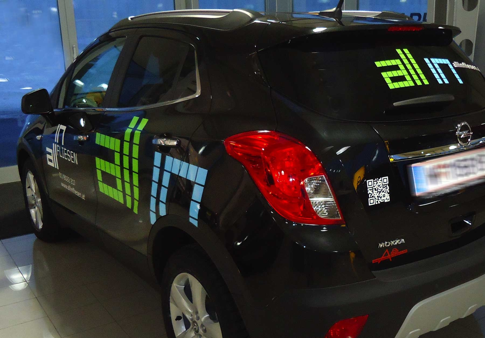 All in Fliesen – Autobeklebung im Corporagte Design