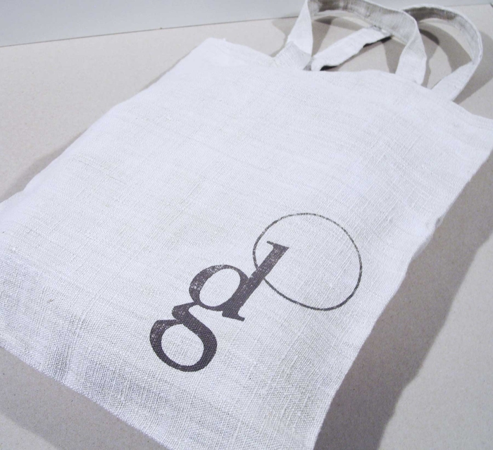 Tragetasche aus Leinen mit Logoaufdruck für das Grenzüberschreitende Dialektinstitut