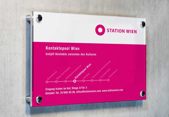 Station Wien – Türschild