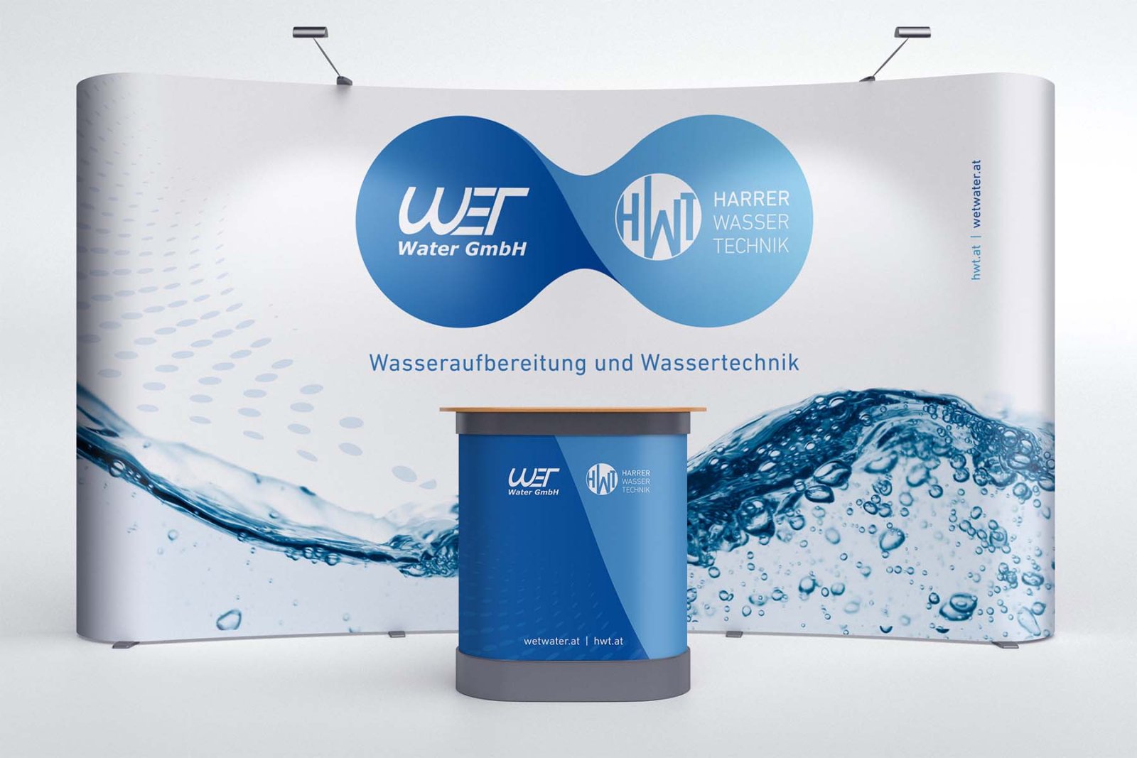 Messestand mit Tisch und Beleuchtung für WET Water – HWT Wassertechnik