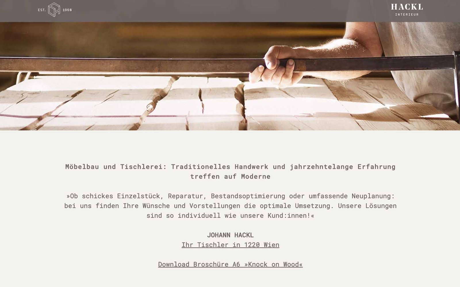 Website-Startseite Hackl Interieur Scrolldown mit Infos über Möbelbau und Tischlerei